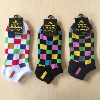 Quality Skateboard socks or sports socks with average size made by quality cotton and colorful good design